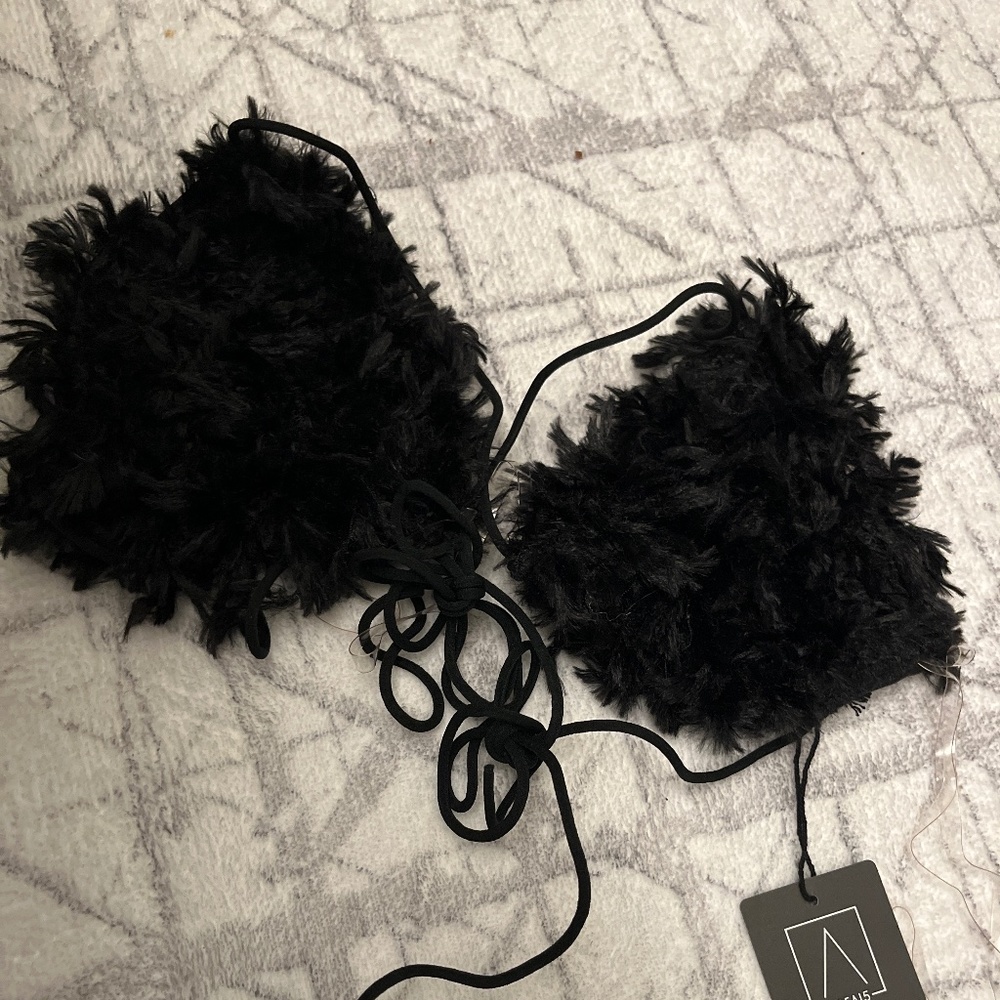 black feathery top never worn